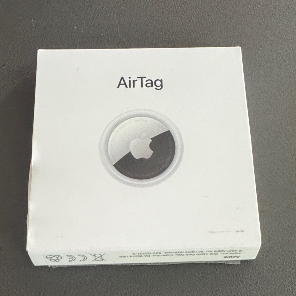 Apple AirTag in White and Black
